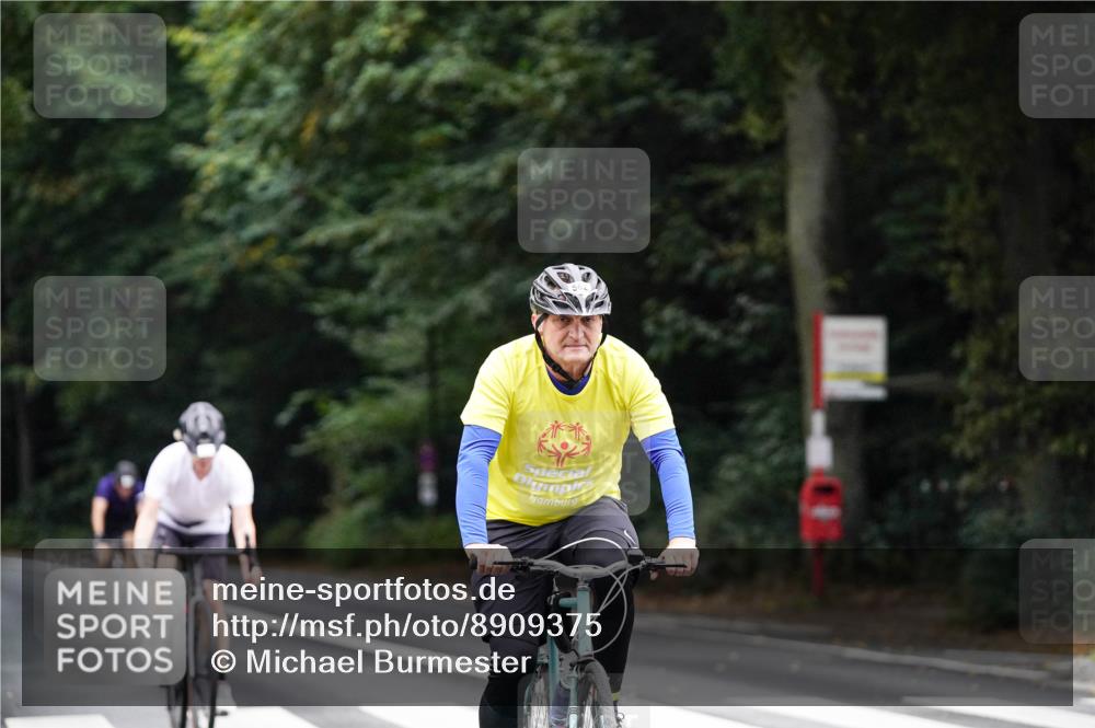14.09.2025 - Stadtparktriathlon Michael Burmester http://msf.ph/oto/8909375 14.09.2025 10:05:21 Radfahren 549, 553, 562, 563, 586 meine-sportfotos.de