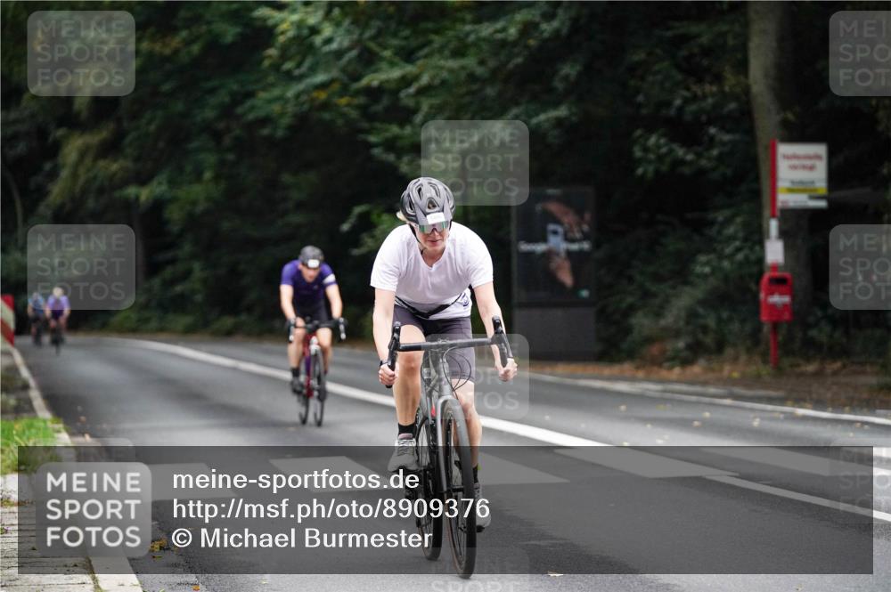 14.09.2025 - Stadtparktriathlon Michael Burmester http://msf.ph/oto/8909376 14.09.2025 10:05:22 Radfahren 549, 553, 562, 563, 586 meine-sportfotos.de