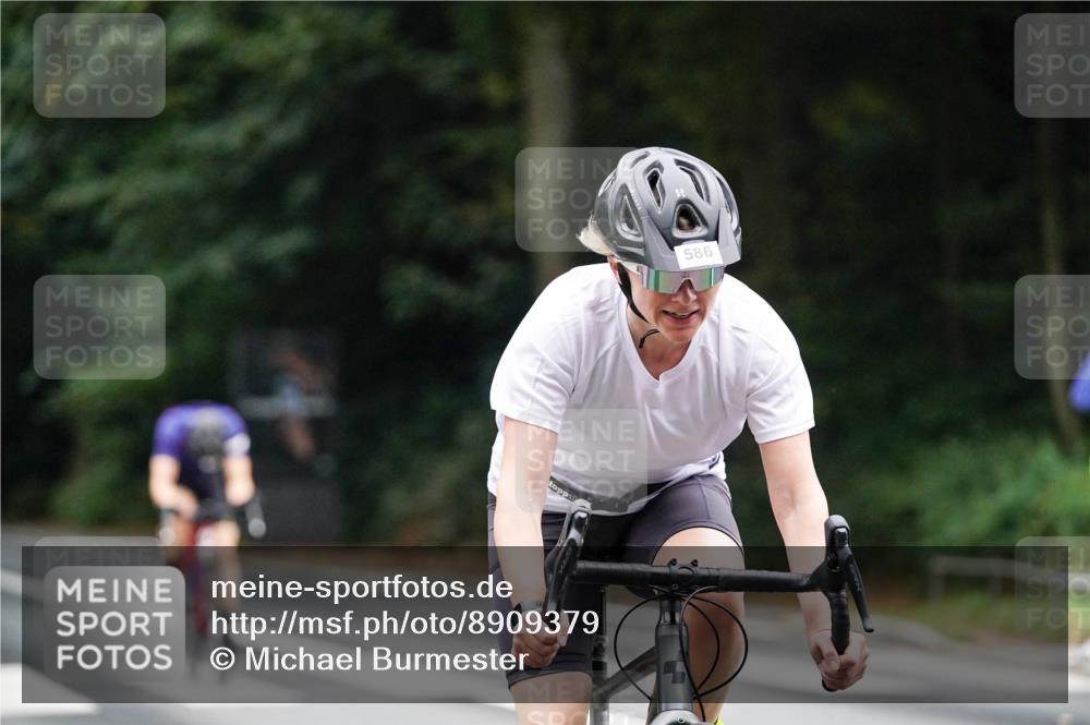 14.09.2025 - Stadtparktriathlon Michael Burmester http://msf.ph/oto/8909379 14.09.2025 10:05:23 Radfahren 547, 549, 553, 562, 563, 586 meine-sportfotos.de
