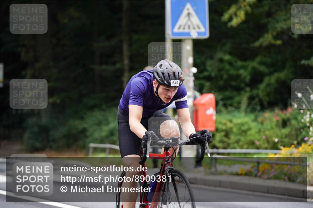 14.09.2025 - Stadtparktriathlon Michael Burmester http://msf.ph/oto/8909381 14.09.2025 10:05:24 Radfahren 547, 549, 562, 563, 586 meine-sportfotos.de