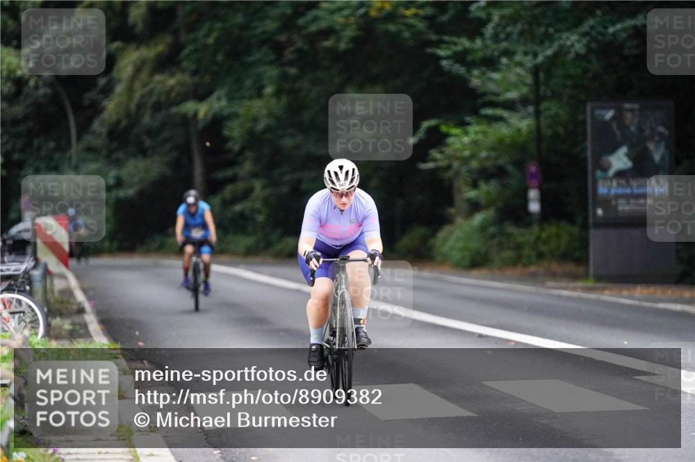14.09.2025 - Stadtparktriathlon Michael Burmester http://msf.ph/oto/8909382 14.09.2025 10:05:30 Radfahren 517, 547 meine-sportfotos.de