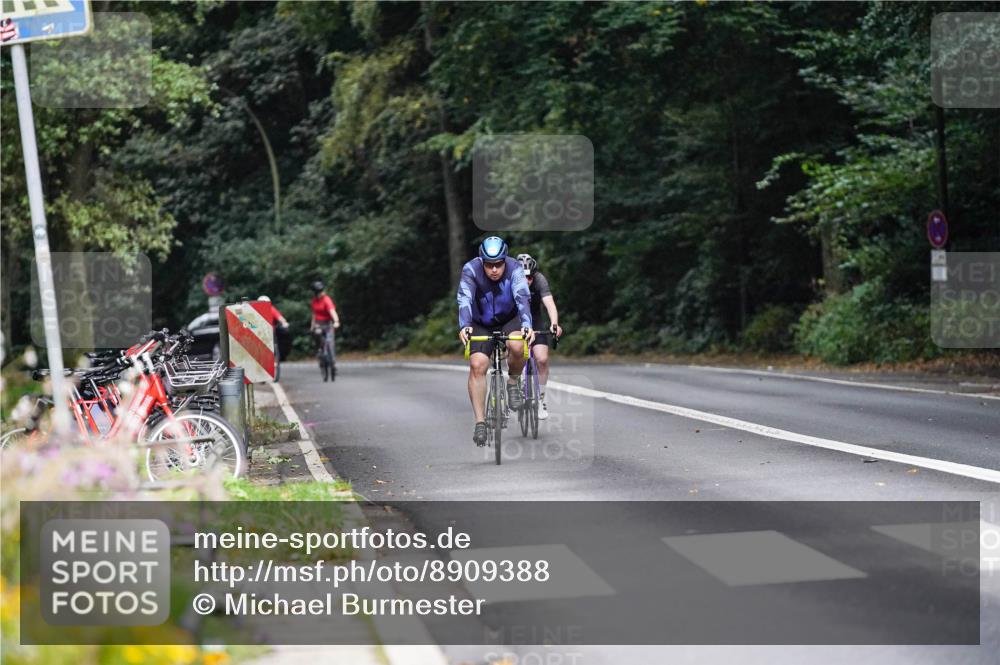 14.09.2025 - Stadtparktriathlon Michael Burmester http://msf.ph/oto/8909388 14.09.2025 10:05:40 Radfahren 517, 610, 617 meine-sportfotos.de