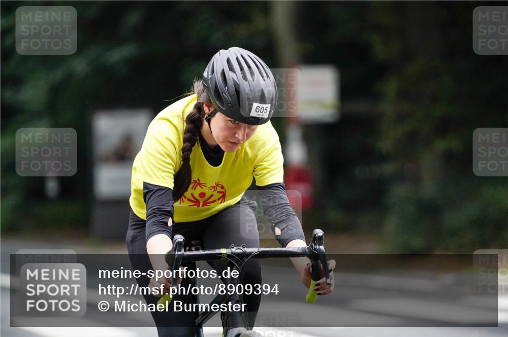 14.09.2025 - Stadtparktriathlon Michael Burmester http://msf.ph/oto/8909394 14.09.2025 10:06:04 Radfahren 605 meine-sportfotos.de