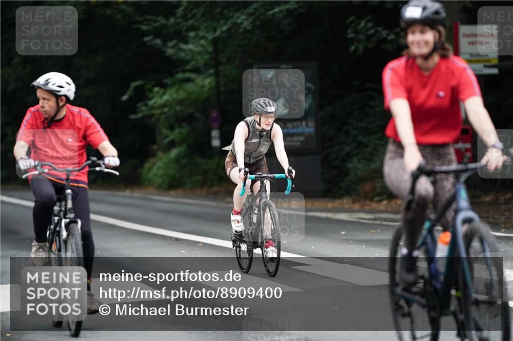14.09.2025 - Stadtparktriathlon Michael Burmester http://msf.ph/oto/8909400 14.09.2025 10:06:11 Radfahren 519, 600, 601 meine-sportfotos.de