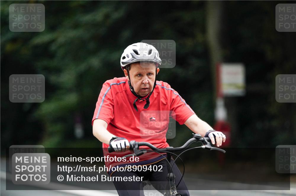 14.09.2025 - Stadtparktriathlon Michael Burmester http://msf.ph/oto/8909402 14.09.2025 10:06:15 Radfahren 519, 590, 600, 601, 602 meine-sportfotos.de