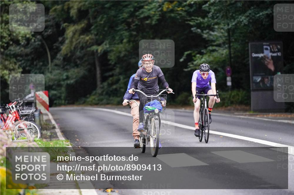 14.09.2025 - Stadtparktriathlon Michael Burmester http://msf.ph/oto/8909413 14.09.2025 10:06:47 Radfahren 535, 570, 588 meine-sportfotos.de