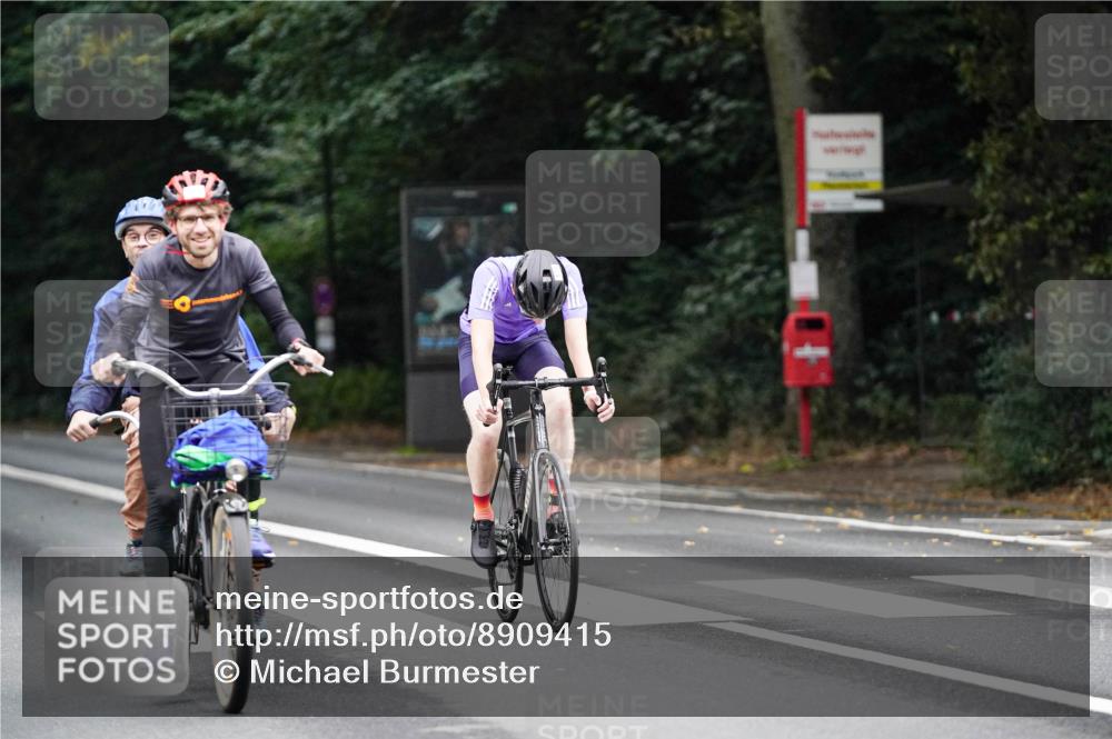 14.09.2025 - Stadtparktriathlon Michael Burmester http://msf.ph/oto/8909415 14.09.2025 10:06:48 Radfahren 570, 588 meine-sportfotos.de
