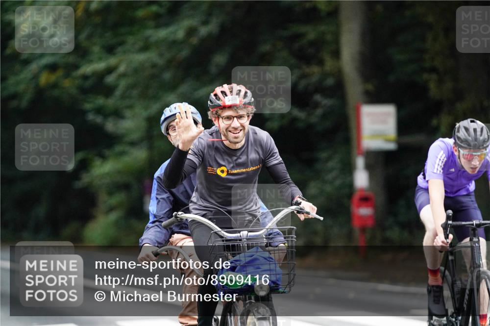 14.09.2025 - Stadtparktriathlon Michael Burmester http://msf.ph/oto/8909416 14.09.2025 10:06:49 Radfahren 570, 588 meine-sportfotos.de