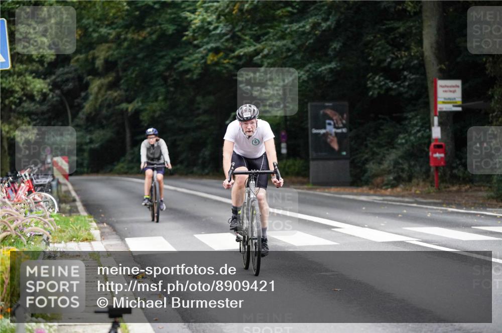 14.09.2025 - Stadtparktriathlon Michael Burmester http://msf.ph/oto/8909421 14.09.2025 10:07:11 Radfahren 513, 584, 604 meine-sportfotos.de