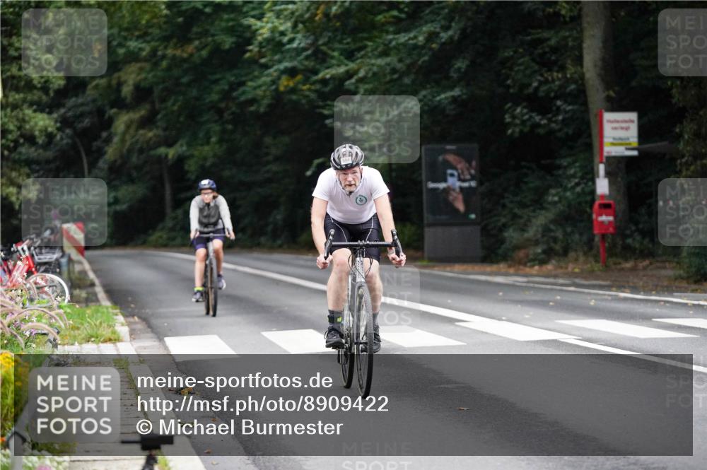 14.09.2025 - Stadtparktriathlon Michael Burmester http://msf.ph/oto/8909422 14.09.2025 10:07:11 Radfahren 513, 584, 604 meine-sportfotos.de