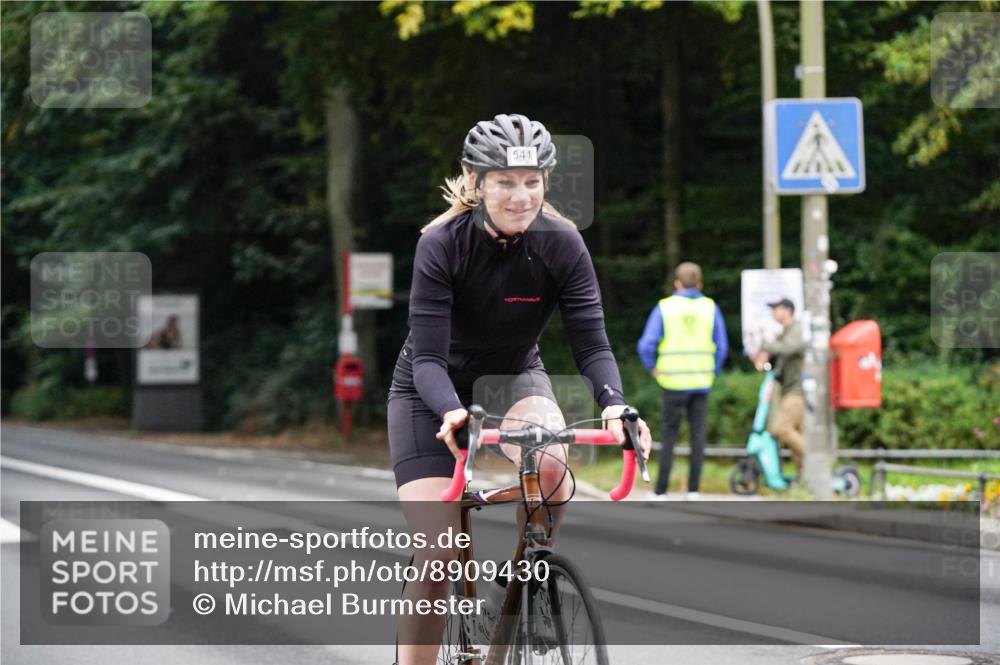 14.09.2025 - Stadtparktriathlon Michael Burmester http://msf.ph/oto/8909430 14.09.2025 10:07:26 Radfahren 524, 537, 541, 545, 548 meine-sportfotos.de