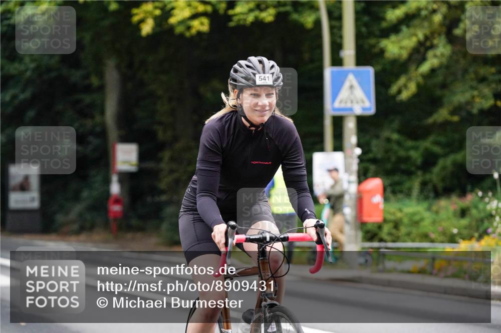 14.09.2025 - Stadtparktriathlon Michael Burmester http://msf.ph/oto/8909431 14.09.2025 10:07:26 Radfahren 524, 537, 541, 545, 548 meine-sportfotos.de
