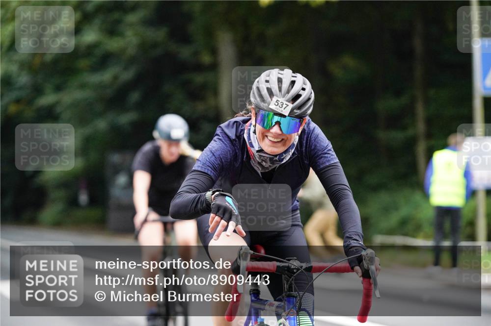 14.09.2025 - Stadtparktriathlon Michael Burmester http://msf.ph/oto/8909443 14.09.2025 10:07:34 Radfahren 524, 537, 545, 548 meine-sportfotos.de