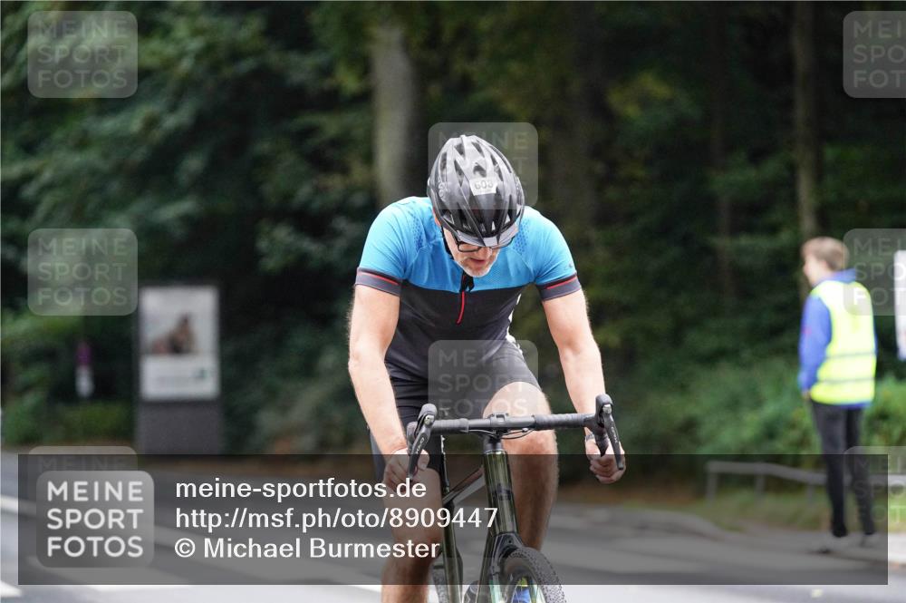 14.09.2025 - Stadtparktriathlon Michael Burmester http://msf.ph/oto/8909447 14.09.2025 10:07:52 Radfahren 554, 608 meine-sportfotos.de