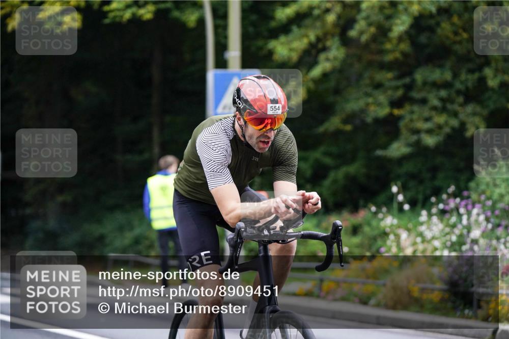 14.09.2025 - Stadtparktriathlon Michael Burmester http://msf.ph/oto/8909451 14.09.2025 10:07:53 Radfahren 554, 608 meine-sportfotos.de