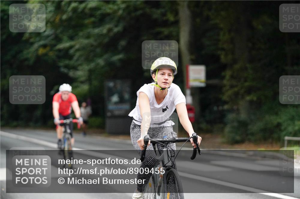 14.09.2025 - Stadtparktriathlon Michael Burmester http://msf.ph/oto/8909455 14.09.2025 10:08:02 Radfahren 556, 580 meine-sportfotos.de