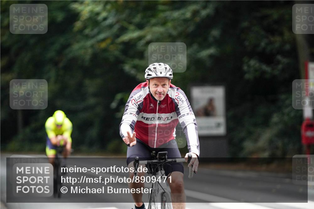 14.09.2025 - Stadtparktriathlon Michael Burmester http://msf.ph/oto/8909471 14.09.2025 10:08:49 Radfahren 550, 587, 593 meine-sportfotos.de