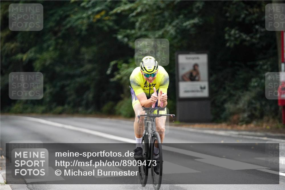 14.09.2025 - Stadtparktriathlon Michael Burmester http://msf.ph/oto/8909473 14.09.2025 10:08:50 Radfahren 550, 587, 593 meine-sportfotos.de