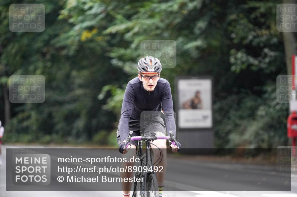 14.09.2025 - Stadtparktriathlon Michael Burmester http://msf.ph/oto/8909492 14.09.2025 10:09:17 Radfahren 518, 595, 597, 606 meine-sportfotos.de