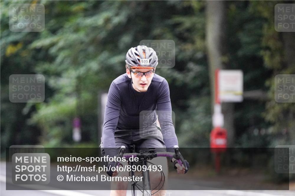 14.09.2025 - Stadtparktriathlon Michael Burmester http://msf.ph/oto/8909493 14.09.2025 10:09:18 Radfahren 518, 595, 597, 606 meine-sportfotos.de