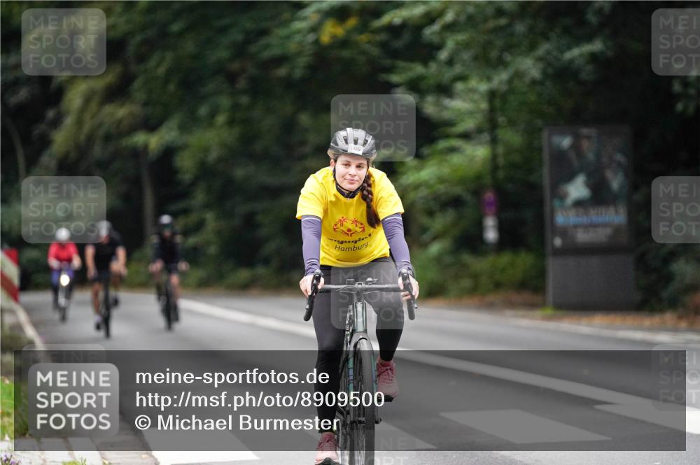 14.09.2025 - Stadtparktriathlon Michael Burmester http://msf.ph/oto/8909500 14.09.2025 10:09:24 Radfahren 555, 573, 595, 597, 606 meine-sportfotos.de