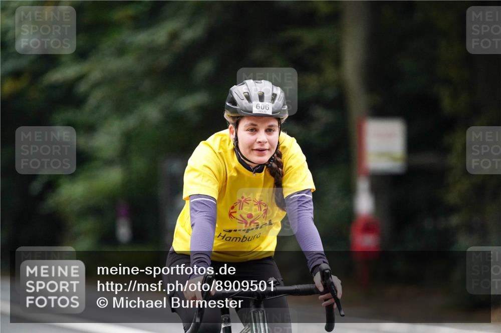 14.09.2025 - Stadtparktriathlon Michael Burmester http://msf.ph/oto/8909501 14.09.2025 10:09:25 Radfahren 555, 573, 597, 606 meine-sportfotos.de