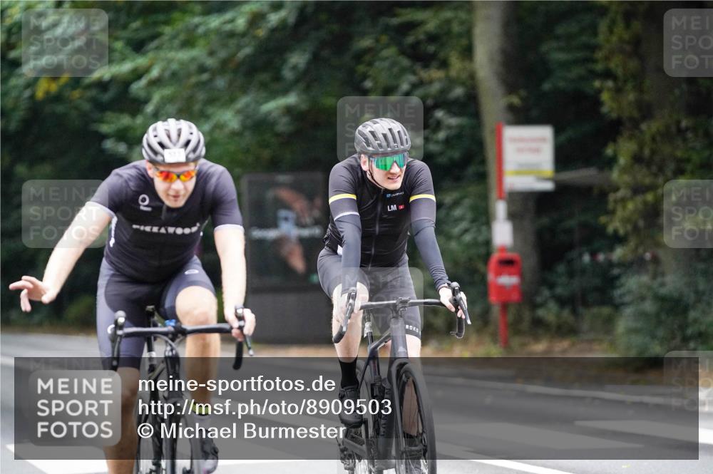 14.09.2025 - Stadtparktriathlon Michael Burmester http://msf.ph/oto/8909503 14.09.2025 10:09:29 Radfahren 555, 573, 599, 606 meine-sportfotos.de