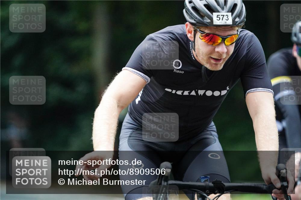 14.09.2025 - Stadtparktriathlon Michael Burmester http://msf.ph/oto/8909506 14.09.2025 10:09:30 Radfahren 555, 573, 583, 599, 606 meine-sportfotos.de