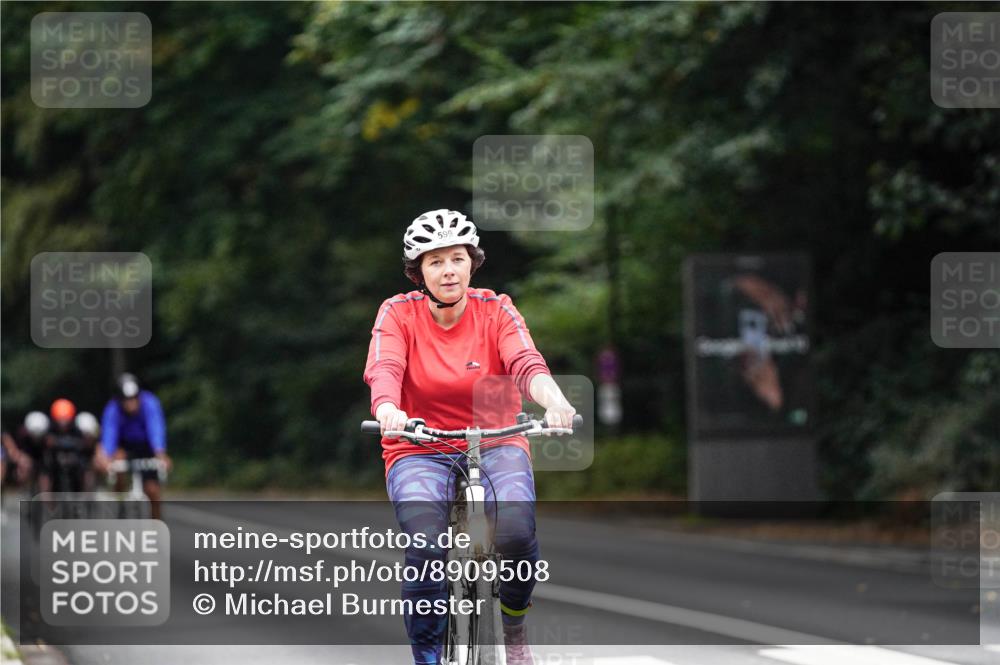 14.09.2025 - Stadtparktriathlon Michael Burmester http://msf.ph/oto/8909508 14.09.2025 10:09:33 Radfahren 525, 551, 555, 573, 583, 599, 660 meine-sportfotos.de