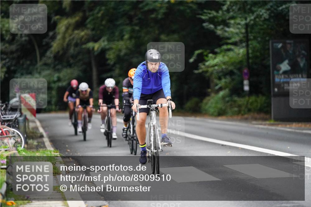 14.09.2025 - Stadtparktriathlon Michael Burmester http://msf.ph/oto/8909510 14.09.2025 10:09:37 Radfahren 512, 525, 551, 583, 599, 660 meine-sportfotos.de