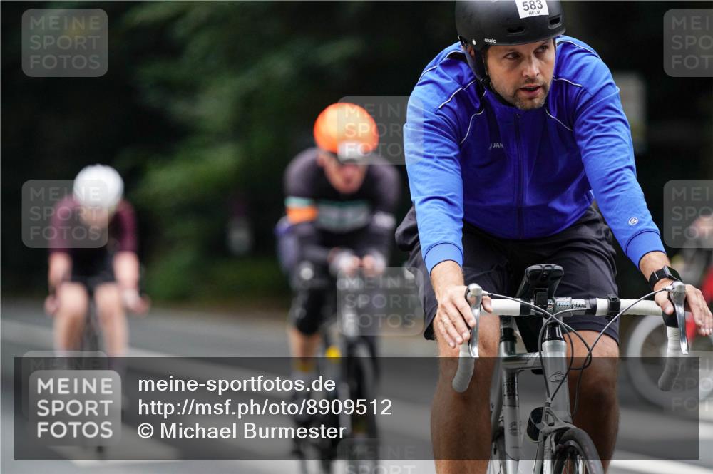 14.09.2025 - Stadtparktriathlon Michael Burmester http://msf.ph/oto/8909512 14.09.2025 10:09:39 Radfahren 512, 525, 551, 583, 599, 660 meine-sportfotos.de