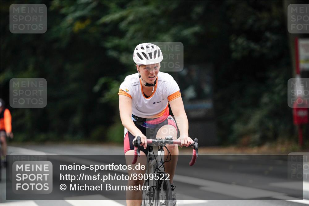 14.09.2025 - Stadtparktriathlon Michael Burmester http://msf.ph/oto/8909522 14.09.2025 10:09:52 Radfahren 523, 581, 609, 615 meine-sportfotos.de