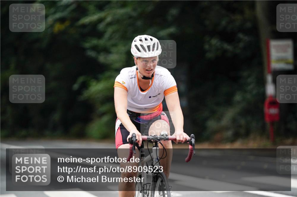 14.09.2025 - Stadtparktriathlon Michael Burmester http://msf.ph/oto/8909523 14.09.2025 10:09:52 Radfahren 523, 581, 609, 615 meine-sportfotos.de