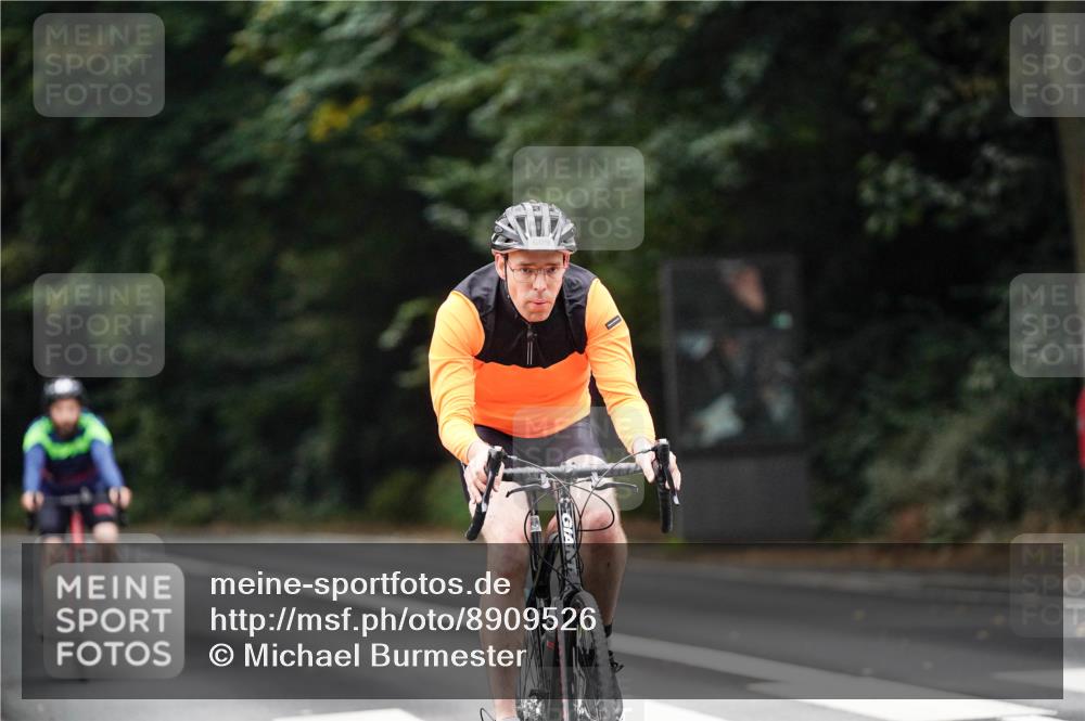 14.09.2025 - Stadtparktriathlon Michael Burmester http://msf.ph/oto/8909526 14.09.2025 10:09:55 Radfahren 523, 581, 609, 615 meine-sportfotos.de
