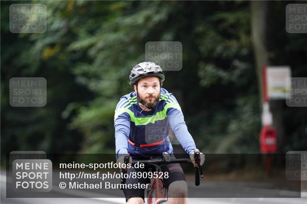 14.09.2025 - Stadtparktriathlon Michael Burmester http://msf.ph/oto/8909528 14.09.2025 10:09:58 Radfahren 523, 581, 609, 615 meine-sportfotos.de