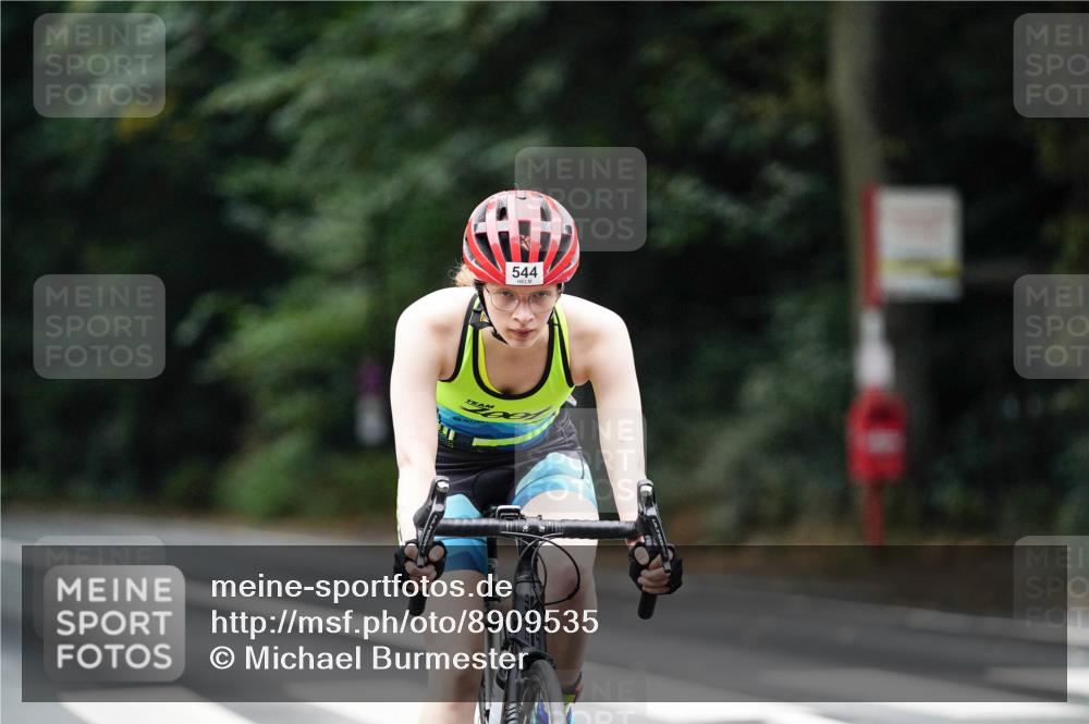 14.09.2025 - Stadtparktriathlon Michael Burmester http://msf.ph/oto/8909535 14.09.2025 10:10:17 Radfahren 544, 571, 577, 594 meine-sportfotos.de