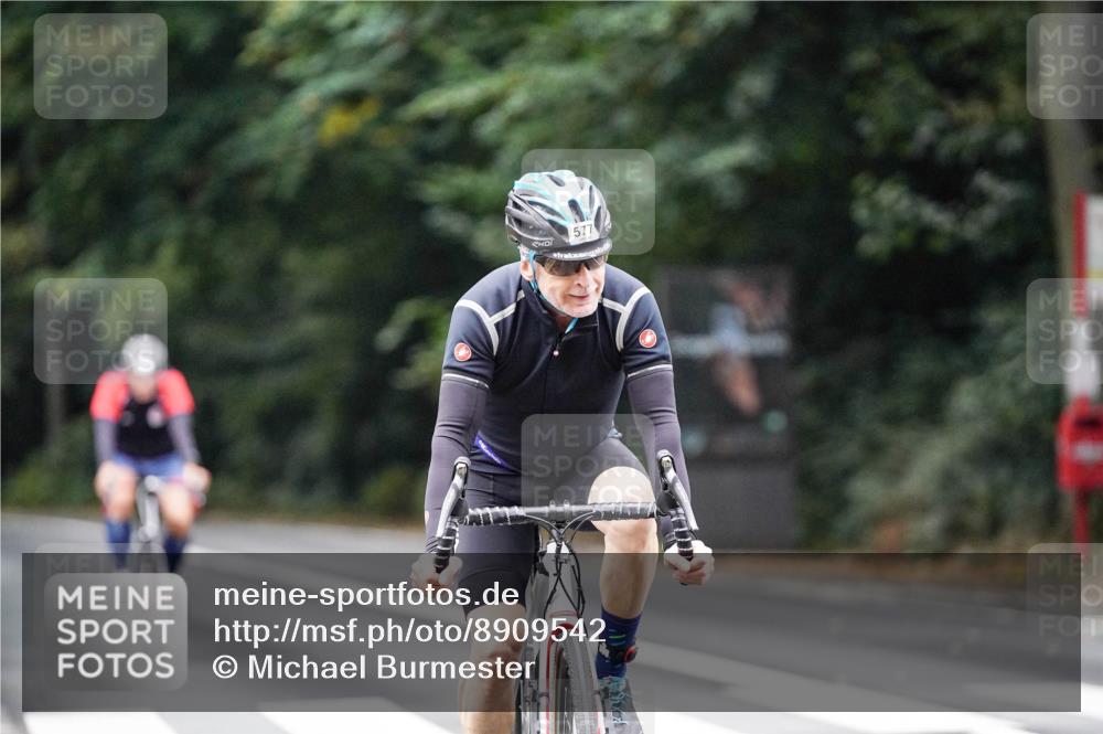 14.09.2025 - Stadtparktriathlon Michael Burmester http://msf.ph/oto/8909542 14.09.2025 10:10:24 Radfahren 561, 577, 594 meine-sportfotos.de