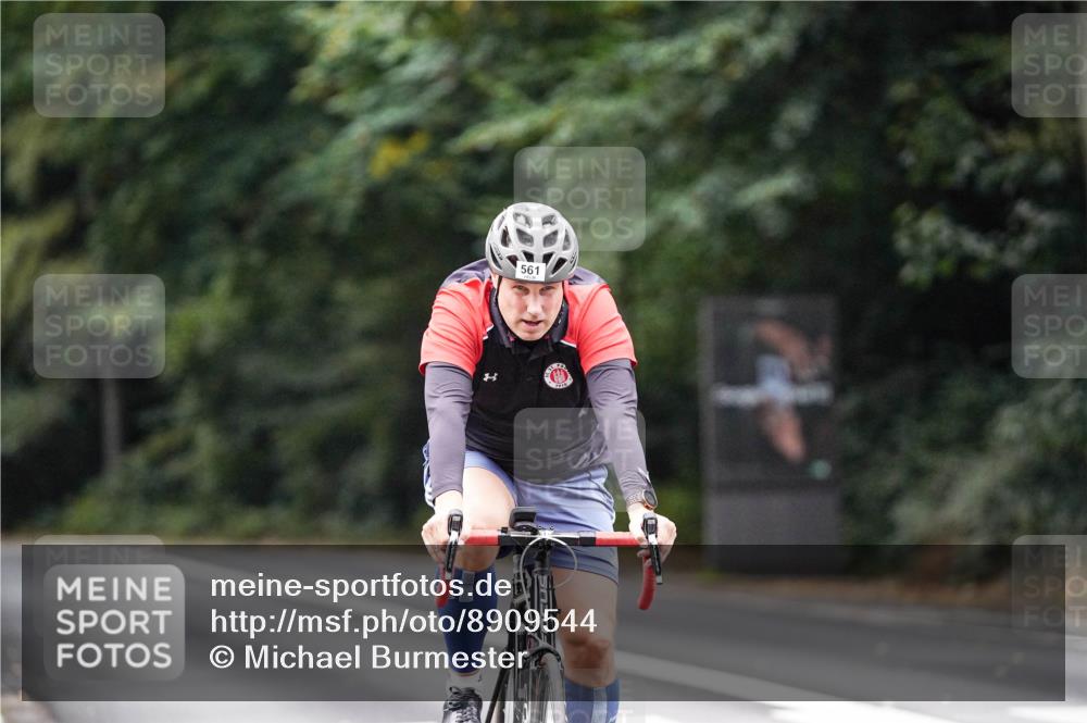 14.09.2025 - Stadtparktriathlon Michael Burmester http://msf.ph/oto/8909544 14.09.2025 10:10:26 Radfahren 561, 577, 594 meine-sportfotos.de