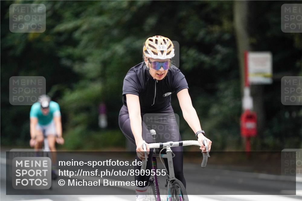 14.09.2025 - Stadtparktriathlon Michael Burmester http://msf.ph/oto/8909555 14.09.2025 10:11:04 Radfahren 530, 574 meine-sportfotos.de