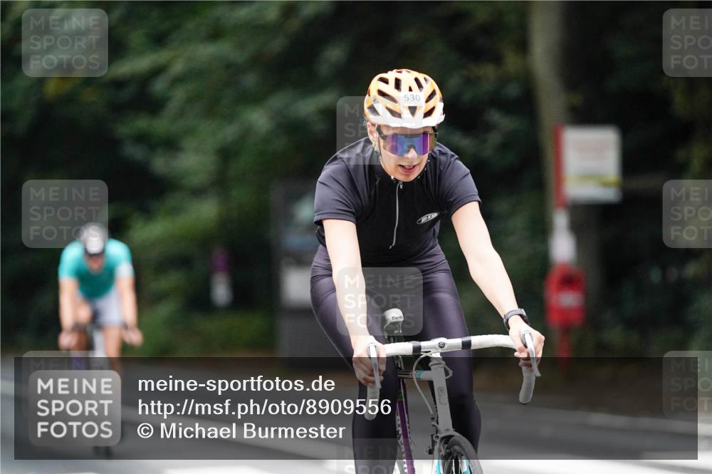 14.09.2025 - Stadtparktriathlon Michael Burmester http://msf.ph/oto/8909556 14.09.2025 10:11:04 Radfahren 530, 574 meine-sportfotos.de