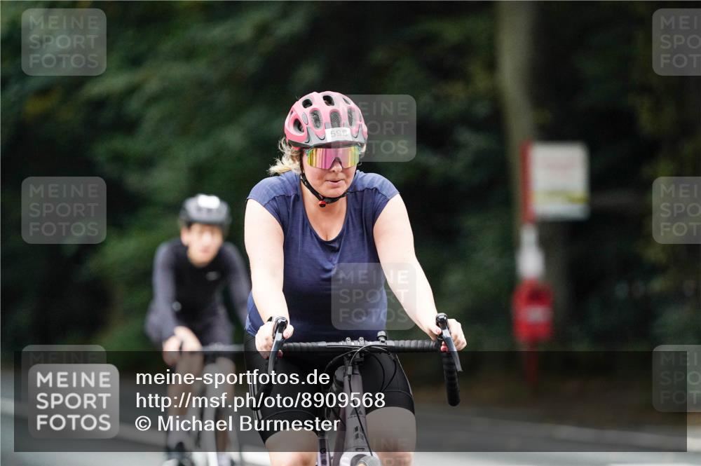 14.09.2025 - Stadtparktriathlon Michael Burmester http://msf.ph/oto/8909568 14.09.2025 10:11:29 Radfahren 532, 565, 589, 596 meine-sportfotos.de