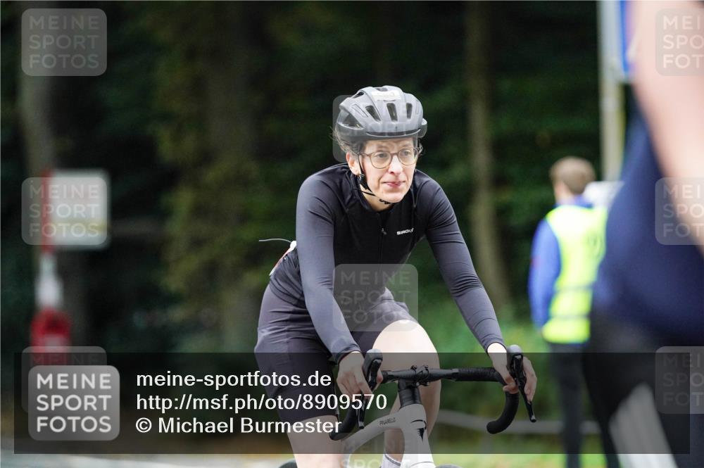 14.09.2025 - Stadtparktriathlon Michael Burmester http://msf.ph/oto/8909570 14.09.2025 10:11:30 Radfahren 532, 565, 589, 596 meine-sportfotos.de