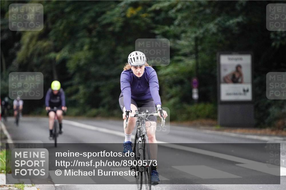 14.09.2025 - Stadtparktriathlon Michael Burmester http://msf.ph/oto/8909573 14.09.2025 10:11:36 Radfahren 532, 534, 565 meine-sportfotos.de