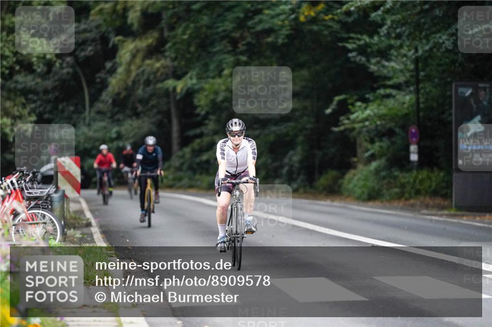 14.09.2025 - Stadtparktriathlon Michael Burmester http://msf.ph/oto/8909578 14.09.2025 10:11:44 Radfahren 515, 534, 592 meine-sportfotos.de