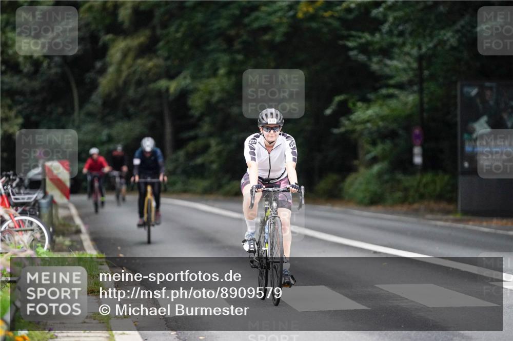14.09.2025 - Stadtparktriathlon Michael Burmester http://msf.ph/oto/8909579 14.09.2025 10:11:45 Radfahren 515, 534, 592 meine-sportfotos.de