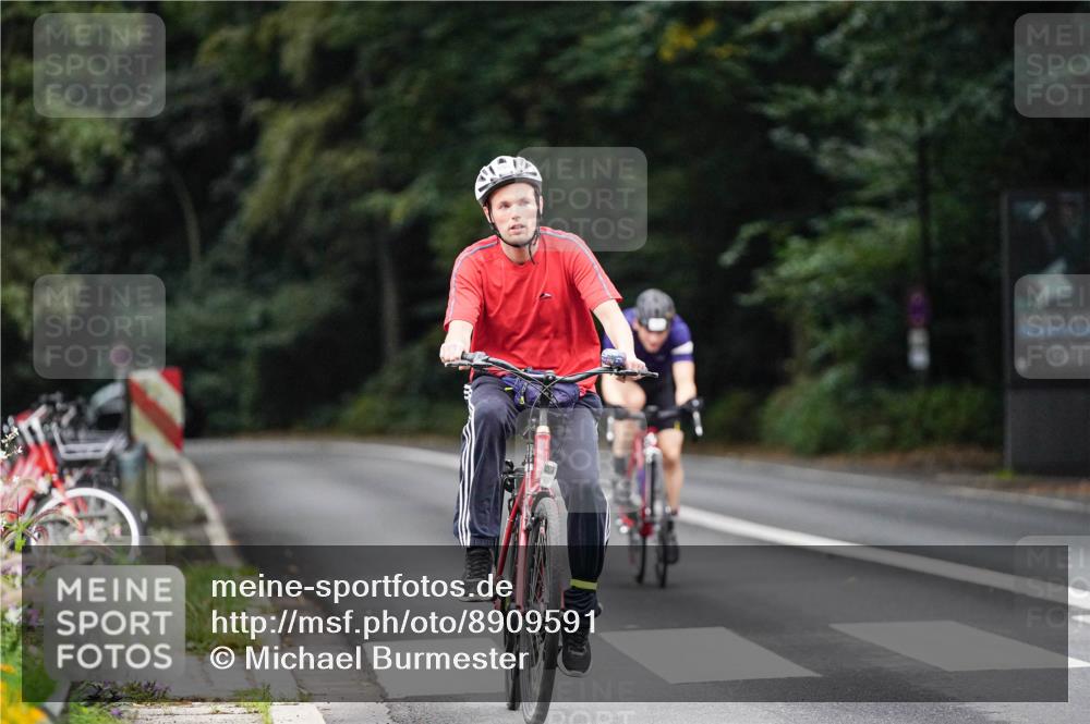 14.09.2025 - Stadtparktriathlon Michael Burmester http://msf.ph/oto/8909591 14.09.2025 10:11:56 Radfahren 539, 549, 558, 611 meine-sportfotos.de