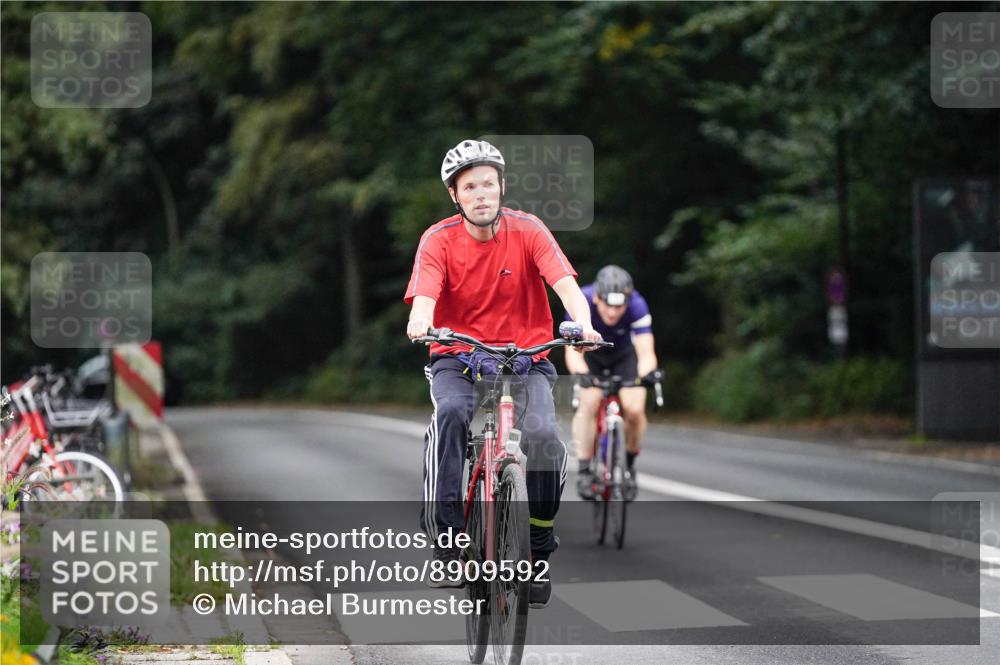 14.09.2025 - Stadtparktriathlon Michael Burmester http://msf.ph/oto/8909592 14.09.2025 10:11:56 Radfahren 539, 549, 558, 611 meine-sportfotos.de