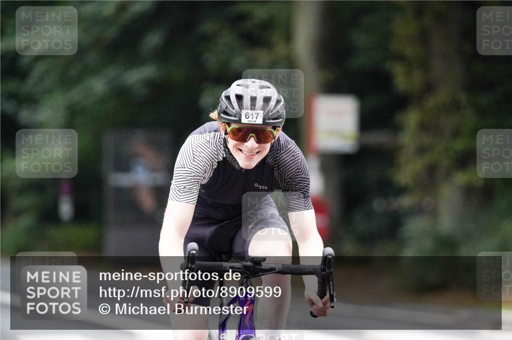 14.09.2025 - Stadtparktriathlon Michael Burmester http://msf.ph/oto/8909599 14.09.2025 10:12:19 Radfahren 617 meine-sportfotos.de