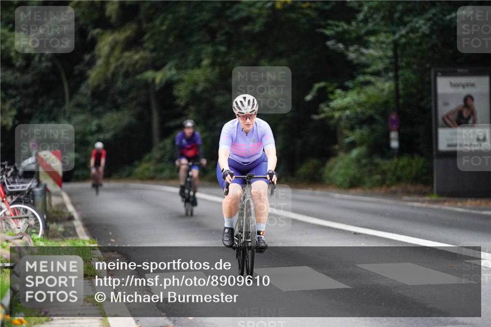 14.09.2025 - Stadtparktriathlon Michael Burmester http://msf.ph/oto/8909610 14.09.2025 10:12:57 Radfahren 547, 566 meine-sportfotos.de