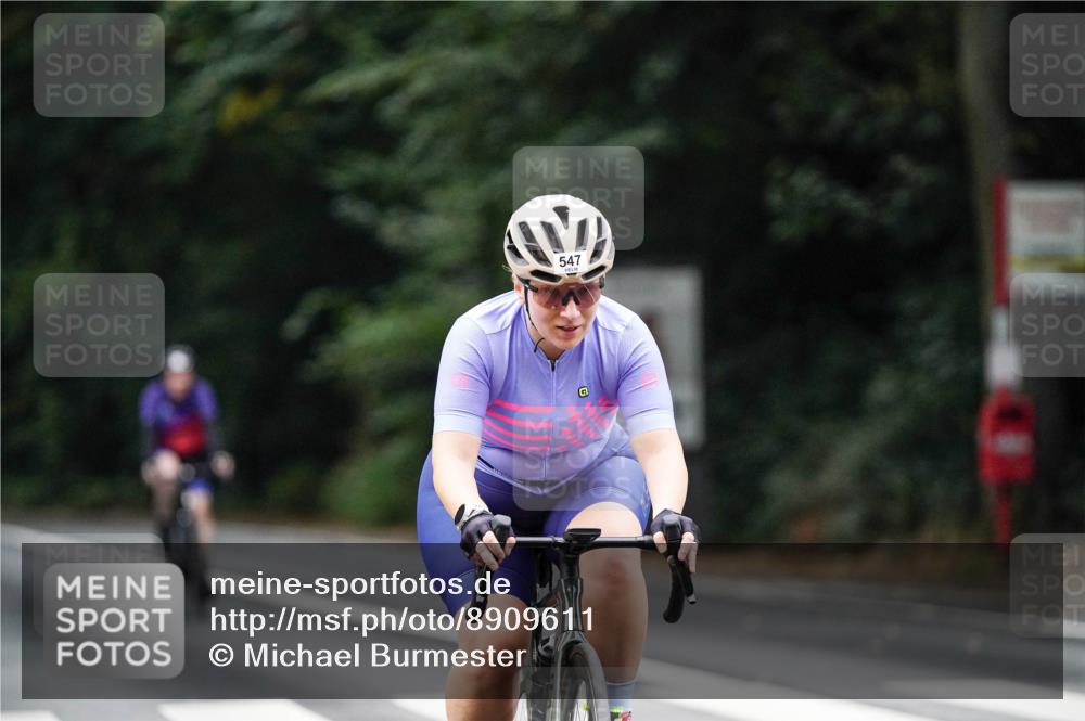 14.09.2025 - Stadtparktriathlon Michael Burmester http://msf.ph/oto/8909611 14.09.2025 10:12:58 Radfahren 547, 566 meine-sportfotos.de
